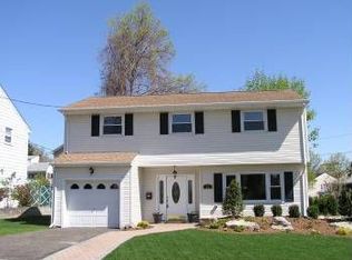 14 Donna Ct, Nutley, NJ 07110