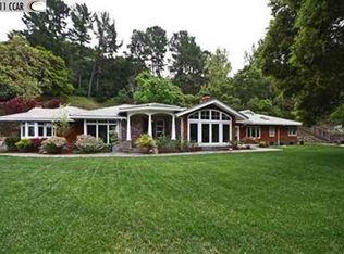 5 Woodcrest Rd, Orinda, CA 94563
