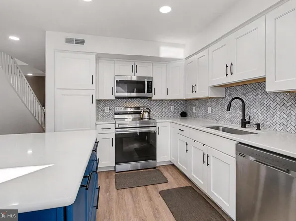 75 Petersburg Ln, Duncannon, PA 17020