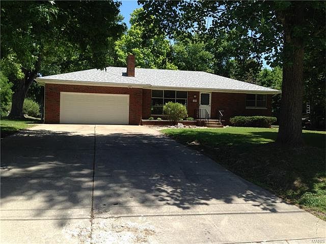 1st image of 129 Saint Clair Dr