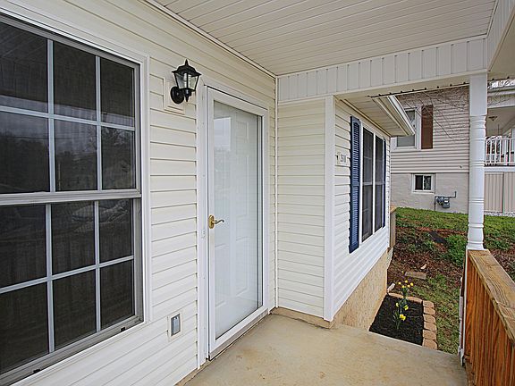 2nd image of 2618 Dell Ave NE