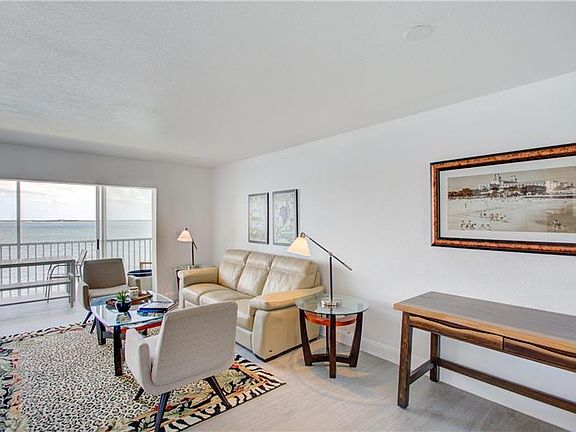 3rd image of 400 Wilma Cir APT 208