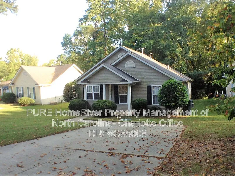 3 bed, 2.0 bath, 1171 sqft, $1,689 — Photo 1