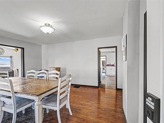 5th image of 812 Brewer Rd