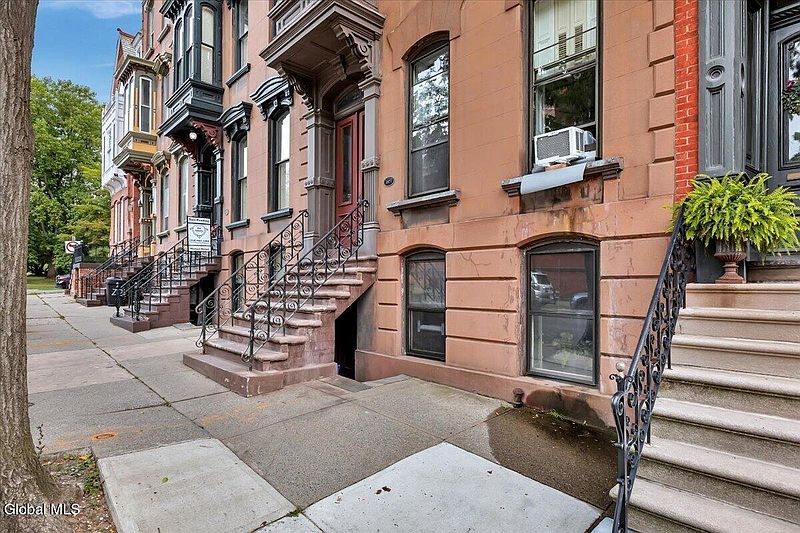 2nd image of 221 Lancaster Street