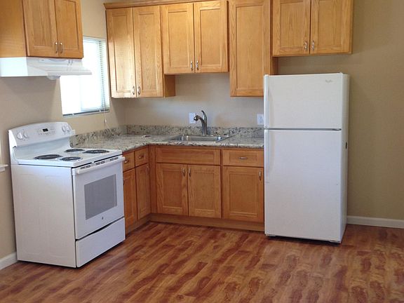 3rd image of 150 Redwood Ave APT 7