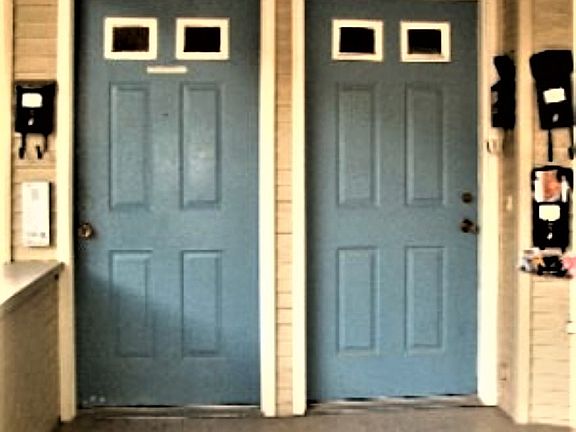 4th image of 436 W Wilson St #13096822