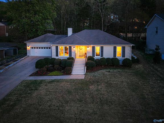 2nd image of 7807 Valley Bend Dr SE