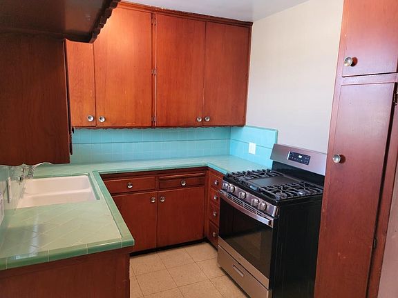 4th image of 8932 San Luis Ave #D