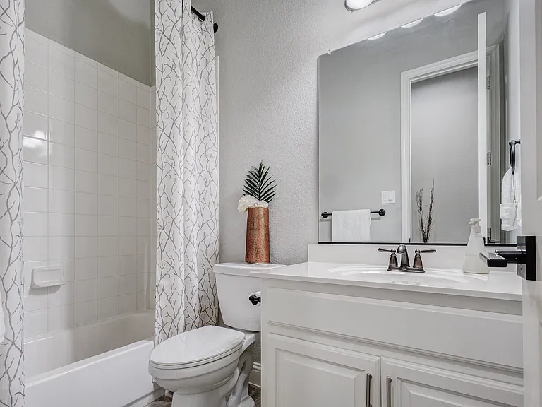 1301 Skyflower Ln — Photo 15