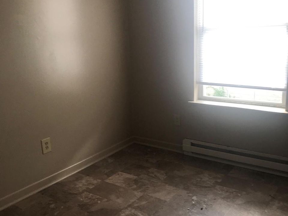 2nd image of 823 Whitney