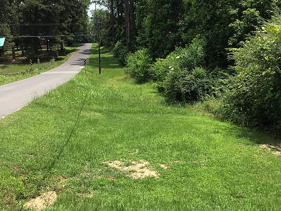 2nd image of 199 Post Rd