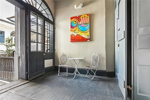 1 bed, 1.0 bath, 721 sqft, $1,650 — Photo 2