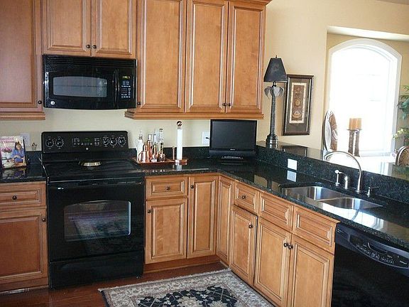 2nd image of 176 Macallister Way