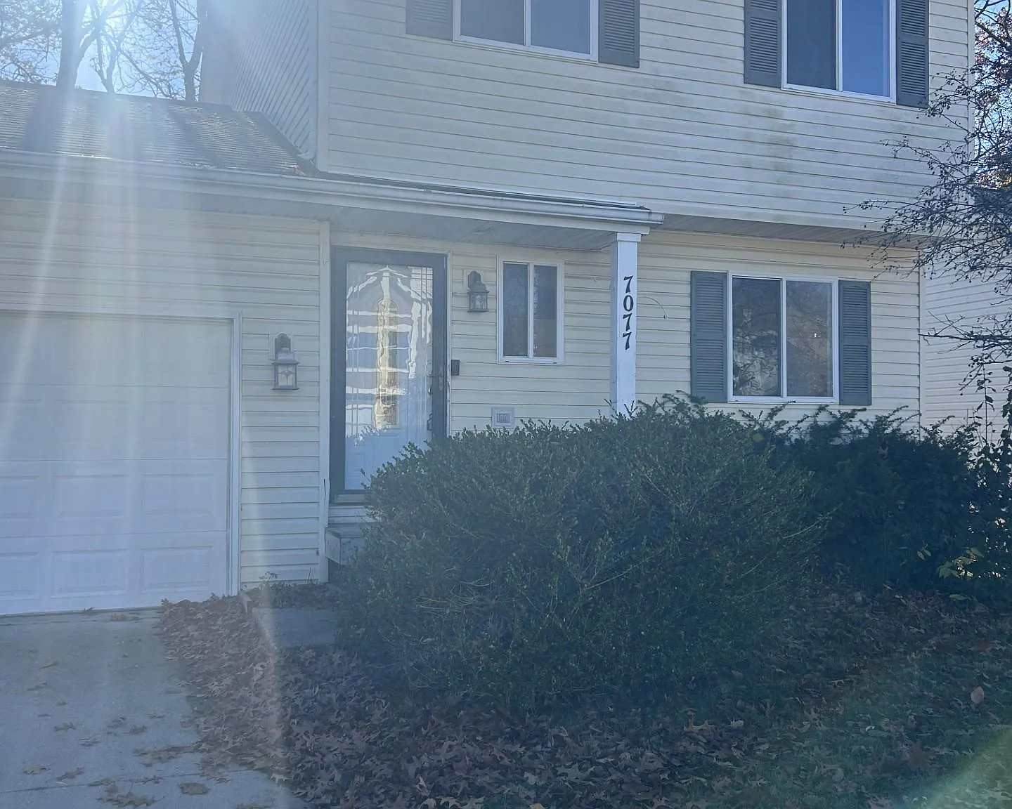3 bed, 1.5 bath, 1212 sqft, $2,300 — Photo 1