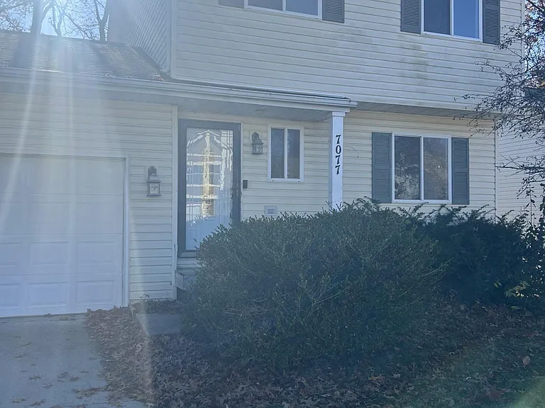 7077 Rolling Hills Dr — Photo 1