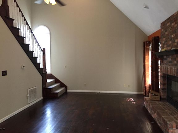 4th image of 804 Lexington Dr