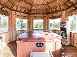 3377 E Pillar Rd, Whitmore Lake, MI 48189