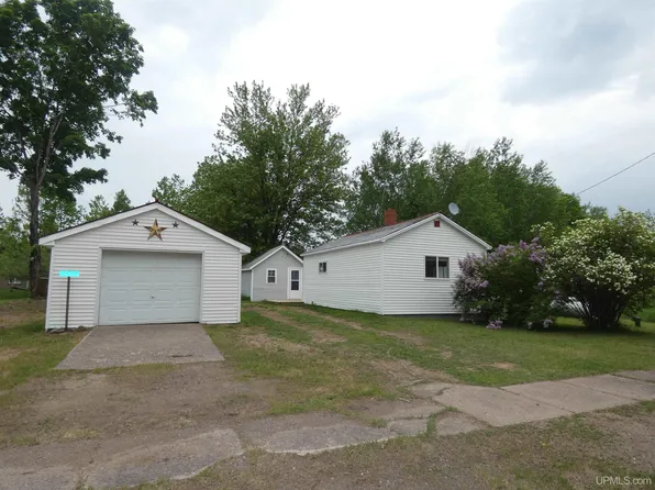 13610 Huron St, Sidnaw, MI 49961