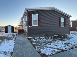 6416 Prince Blvd #595, Fenton, MI 48430