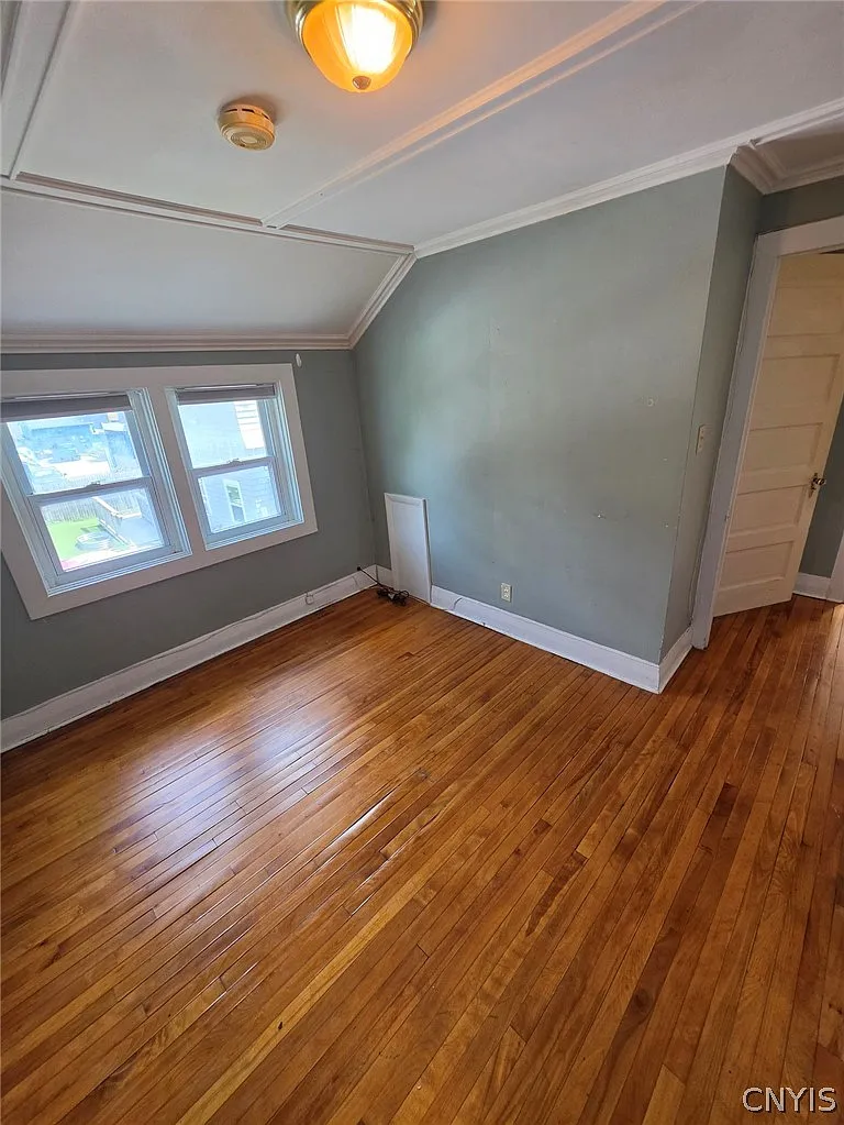 1 bed, 1.0 bath, 5640 sqft, $1,100 — Photo 3