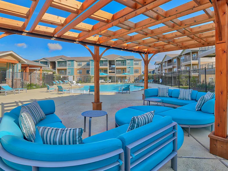 Volar Apartments — Photo 22