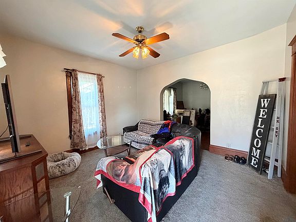 4th image of 2501 Leech Ave