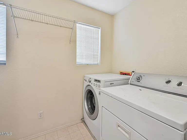 2621 E Waterview Ct — Photo 15