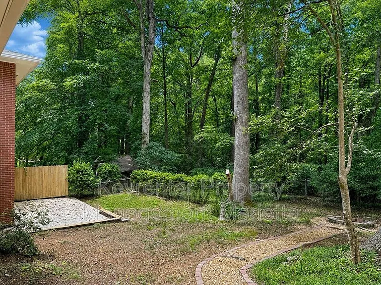 3720 Lake Dr SE — Photo 29