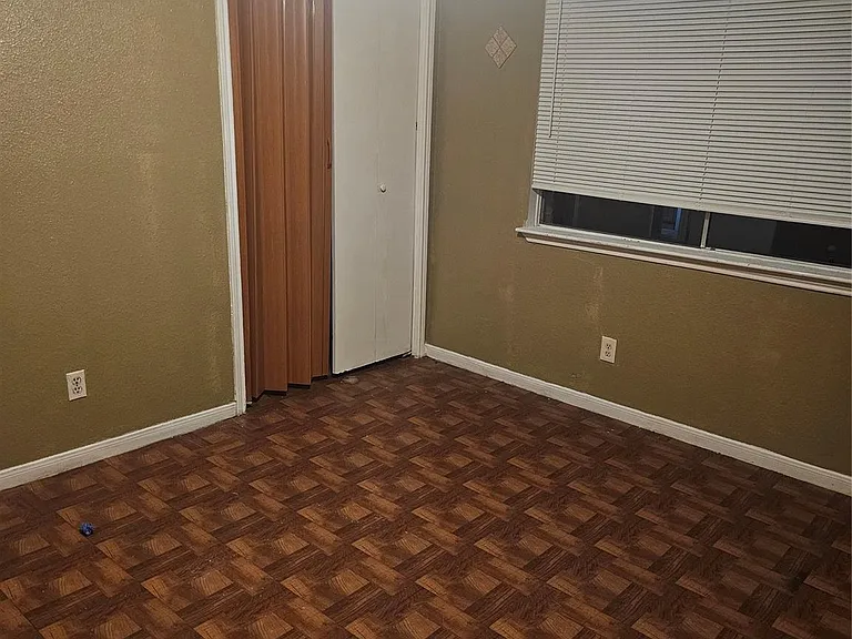 4011 Alshire Dr — Photo 35
