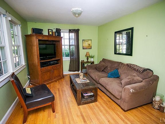 3rd image of 906 Chowan Ave