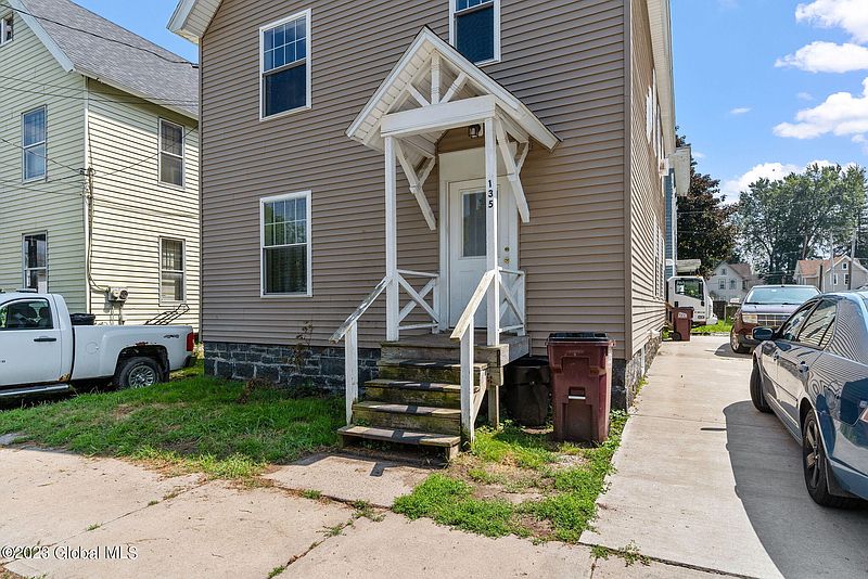 4th image of 135 North Street
