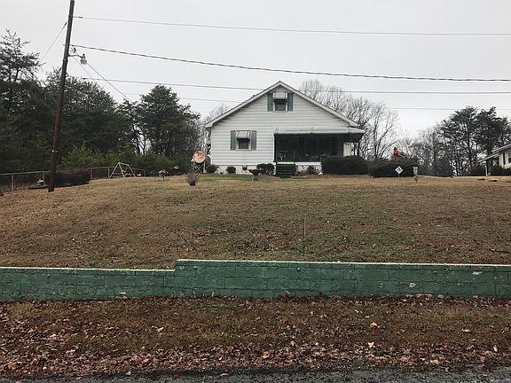 2nd image of 1310 Gibbs Dr
