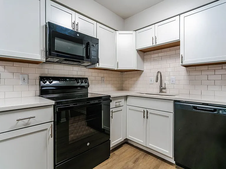 656 Riverview Dr #B — Photo 7