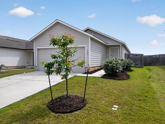 3rd image of 604 Marty Allen Loop