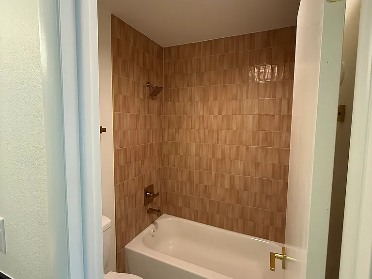 1012 Driftwood Dr — Photo 10