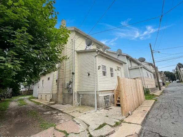 95 S Woodward Ct, Hazleton, PA 18201