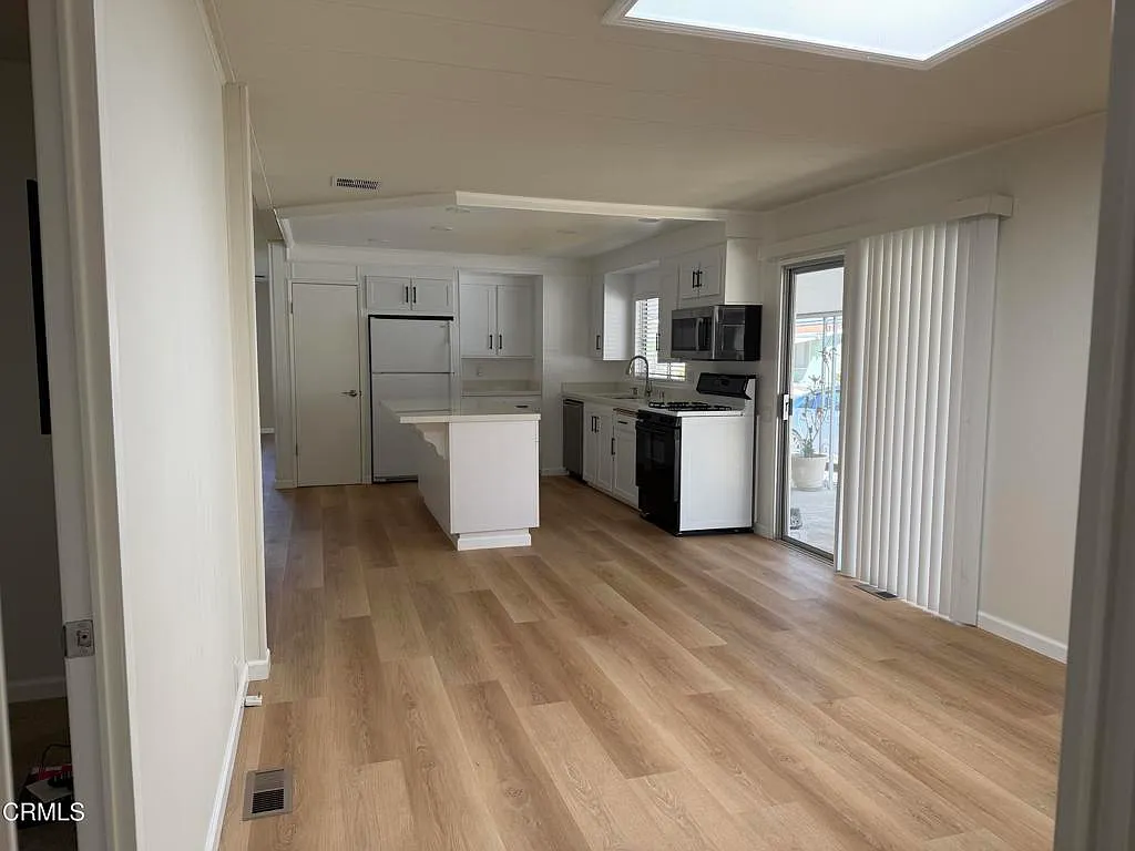 2 bed, 2.0 bath, 1440 sqft, $2,850 — Photo 4