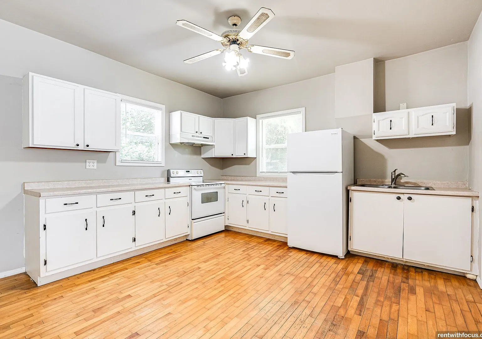 127 W. 6th St. — Photo 1