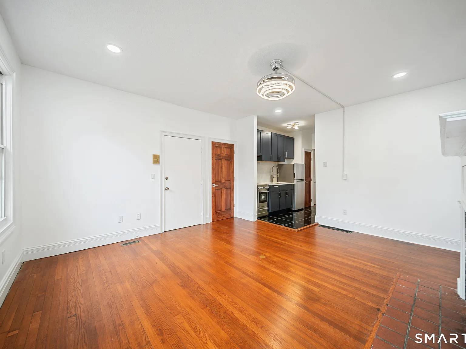 1 bed, 1.0 bath, 550 sqft, $1,900 — Photo 2