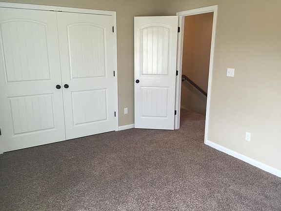 5th image of 120 Forbes Dr #B