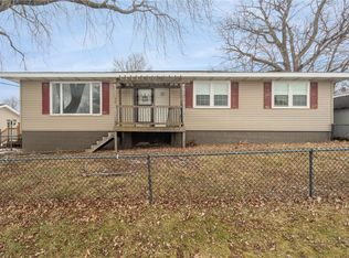 107 Washington St, Center Point, IA 52213