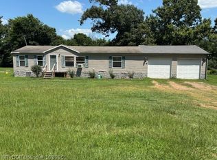 8832 Equestrian Dr, Cedarville, AR 72932