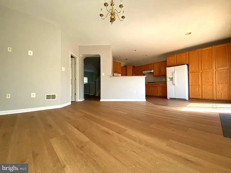 1124 Hampton St — Photo 9