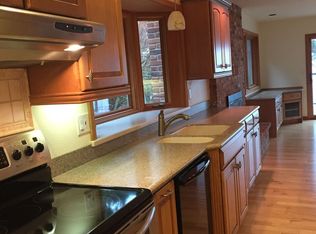 21200 President Point Rd NE, Kingston, WA 98346