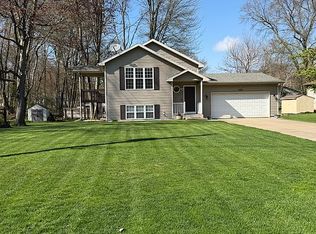 383 Robar Dr, Holland, MI 49424