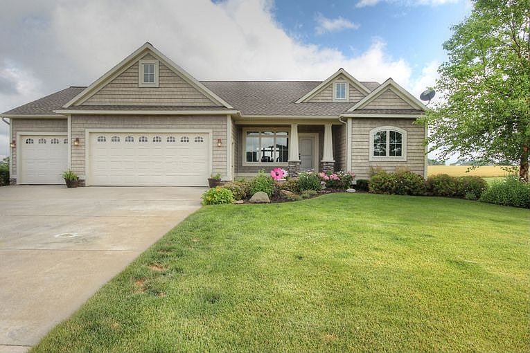 1st image of 743 Avonlea Ln