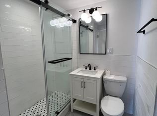 252 S 10th St #1R, Philadelphia, PA 19107