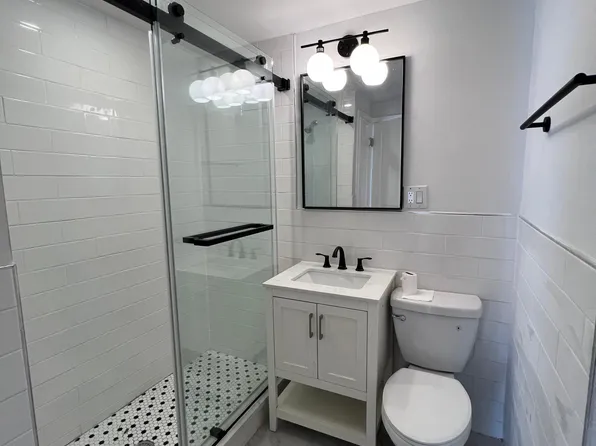 252 S 10th St #1R, Philadelphia, PA 19107