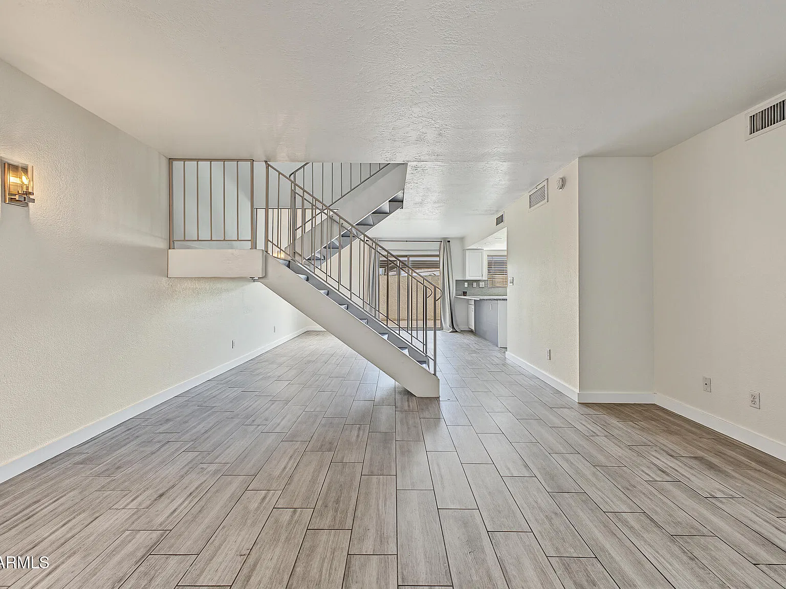 3 bed, 2.5 bath, 1591 sqft, $3,200 — Photo 4